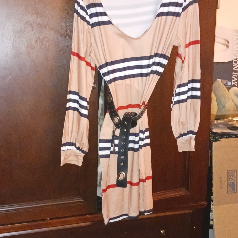 Dress - Picture 2 of 3